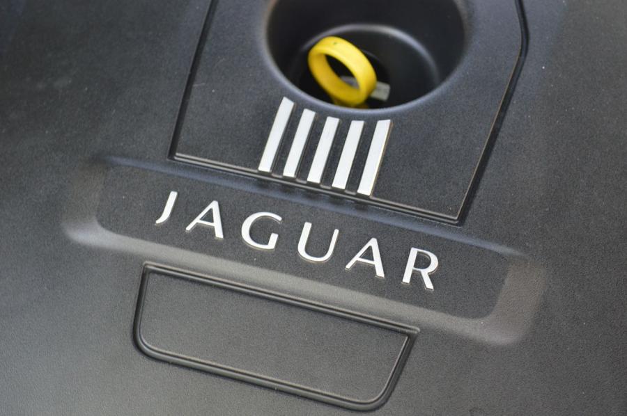  Jaguar XF 2 0T 2013 года  (фото 2 из 26)
